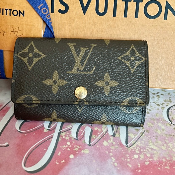 Louis Vuitton 6 key holder - Picture 4 of 14